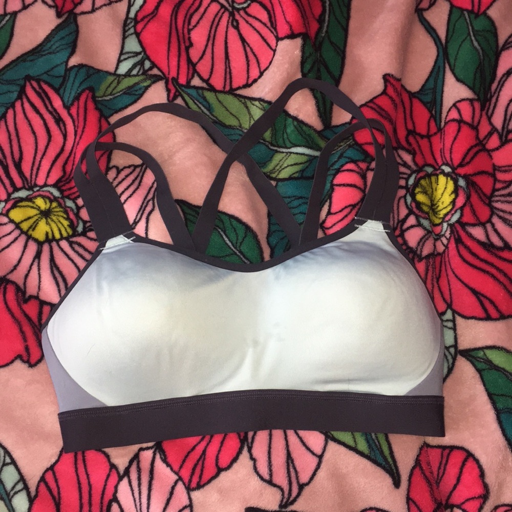 sports bra